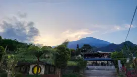 Dijual Santana Resto(All in lgsg lanjutkan usahany Karyawan 28 orang)