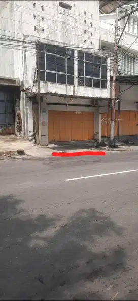 Di sewakan pinggir jalan murah  jl.Ir Juanda