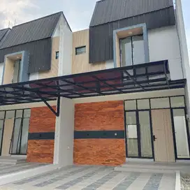 RUMAH DUA LANTAI LOKASI SUPER STRATEGIS