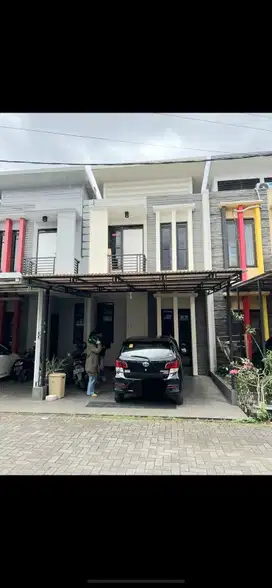 Wow MURAH banget Rumah 2 Lantai Full Furnished di Antapani dijual