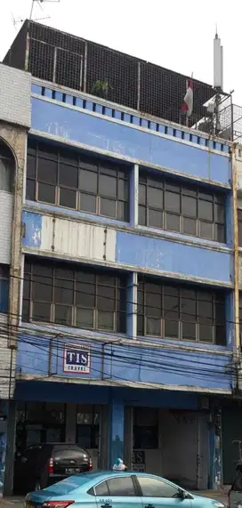 Ruko  4 Lantai Full Furnished Lokasi Strategis