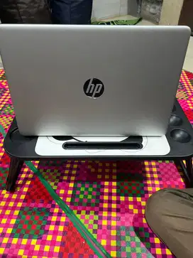 Di jual laptop masih bagus merk hp