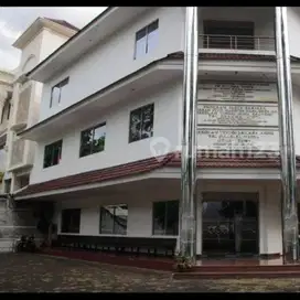 dijual gedung perkantoran di 3 lantai dimenteng jakarta pisat