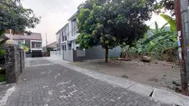 Tanah Pekarangan SHM Seturan Wahid Hasyim dekat Outlet Biru