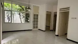 RUMAH di Nirwana Wonorejo Permai dekat MERR, Medokan (code : KRLGK)