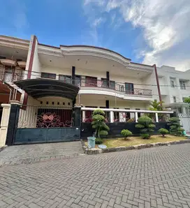 Rumah mewah turun harga, konsep mediteranian di Darmo Hill