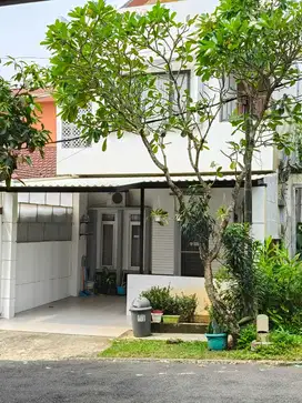 Disewakan Rumah Siap Huni 2 Lantai Di Tampak Siring Sentul City