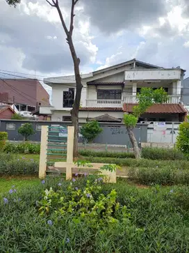 Jual Cepat Rumah Hook Duren Sawit Indah Depan Taman 