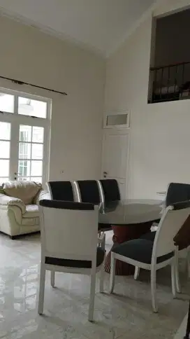 Dijual Rumah di Taman Giriloka BSD
