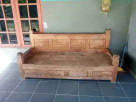 Tempat duduk/bale bale