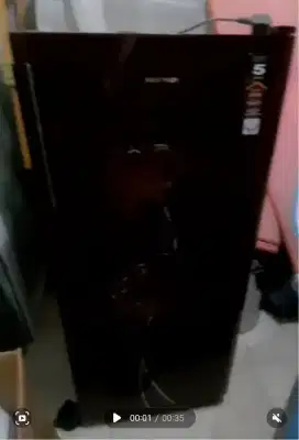 KULKAS UKURAN SEDANG BERKUALITAS!