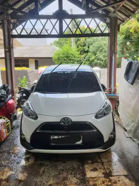 Toyota Sienta 2016