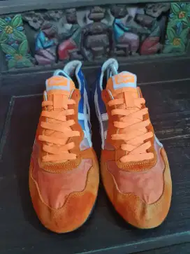 048. Onitsuka Tiger Blue Orange

Size : 42.5
Insole : 27