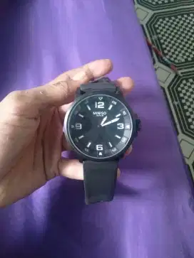 Jam tangan nya masih bagus anti air