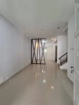 Dijual Rumah 2 Lantai di Cluster Taman Puspa Harapan Indah2  Bekasi
