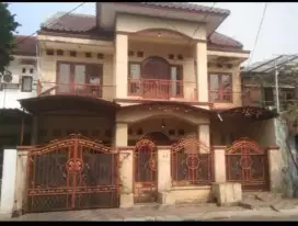 Dijual Rumah Second dekat Stasiun dan jln Raya jkt -Bogor