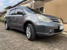 Nissan Grand Livina SV Manual 2013
