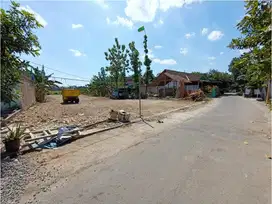 Jl Imogiri Timur, 1 menit ke Lapangan Wonokromo