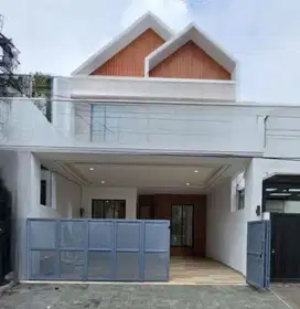 Brandnew Balcony House + Private Pool (Finishing) Di Pondok Indah