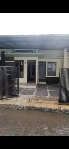 DISEWAKAN RUMAH MURAH CISARANTEN BANDUNG