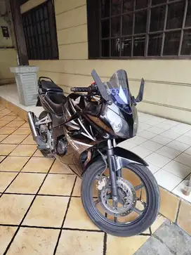 Cbr 150 old hitam