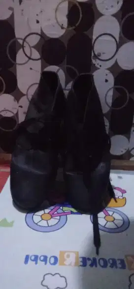 Jual sepatu pdh dan sepatu biasa