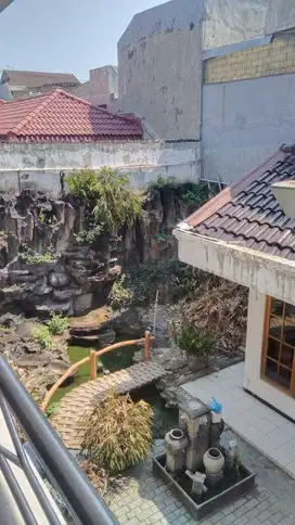 Cocok Buat Kantor, Homestay Rumah Dijual Dharmahusada Indah Surabaya