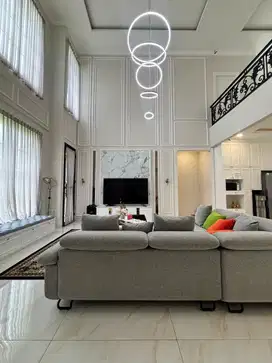 RUMAH MEWAH DENGAN SWIMMING POOL DI FORESTA BSD
