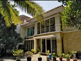 Rumah Modern Siap Huni Jalan Utama Gate Besar Pakuwon Indah Surabaya