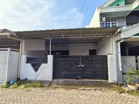 Rumah Bagus Terawat Siap Huni Strategis Gunungsari Surabaya