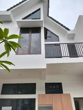 RUMAH 2 LANTAI IMPIAN EKSKLUSIF VIONA KARAWACI