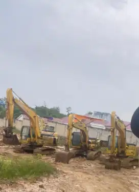 Excavator 3 UNIT PC200-8 th 2012 & th 2013 harga 650jt NEGO!!!