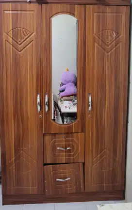 Lemari Baju 3 Pintu