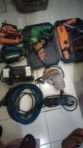 Dijual alat bangunan bekas tapi masih bagus dan layak pakai