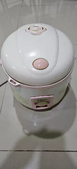 Dijual Rice Cooker Miyako 1,8L mesin normal!! Dijamin murah