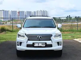 (Dp20%)Lexus LX 570 AT. Luxury. Tahun 2012. Putih. Perfect cond
