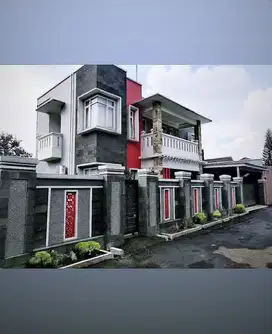 RUMAH DENGAN PRIVATE POOL DI PERUMAHAN BARANANGSIANG BOGOR