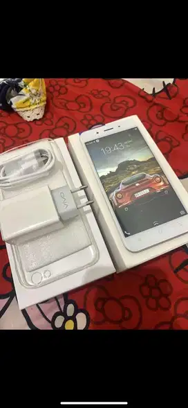VIVO Y66 FULLSET RAM 4/64 BARU DIBUKA SEGEL MASIH BARU BANGET
