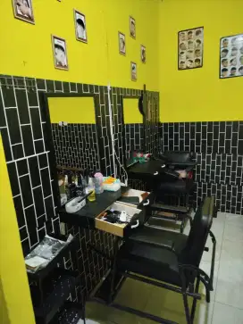 Dibutuhkan Tukang Pangkas Rambut berpengalaman