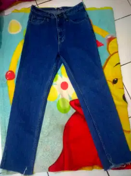 DI JUAL CELANA JEANS WANITA BARU