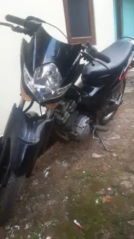 Di jual motor satria f
