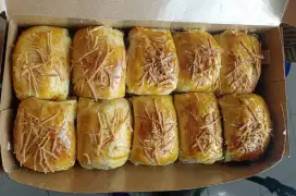 Bolen Pisang dengan isian Dark Coklat & Keju Lumer