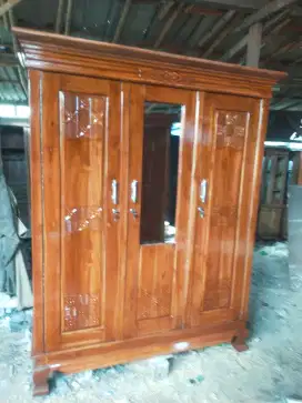 Lemari pintu3 kaca jati