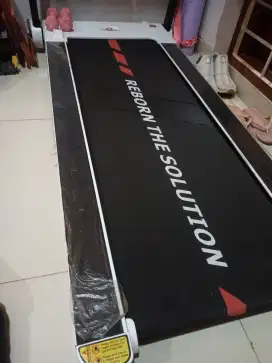 DIJUAL MURAH TURUN HARGA TREADMILL MERK IREBORN KONDISI MULUS