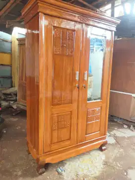 Lemari pakaian pintu2 kayu jati