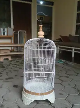 Sangkar burung kapsul
