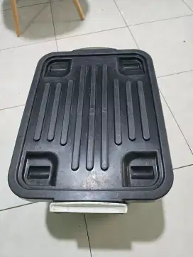 Kontainer box 30L bekas