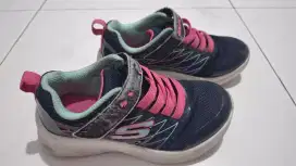 Sepatu Skechers Anak Perempuan insole 17cm