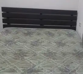 Dijual cepat divan, bonus springbed dan lemari TV