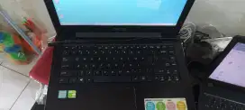 Laptop asus core i5 gen7-7200 GHz, ram 4gb, ssd 120 gb.